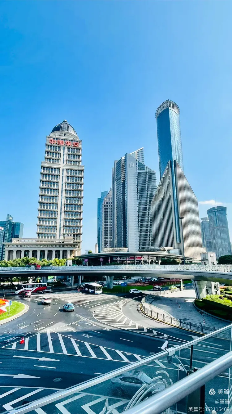 上海陆家嘴环形天桥